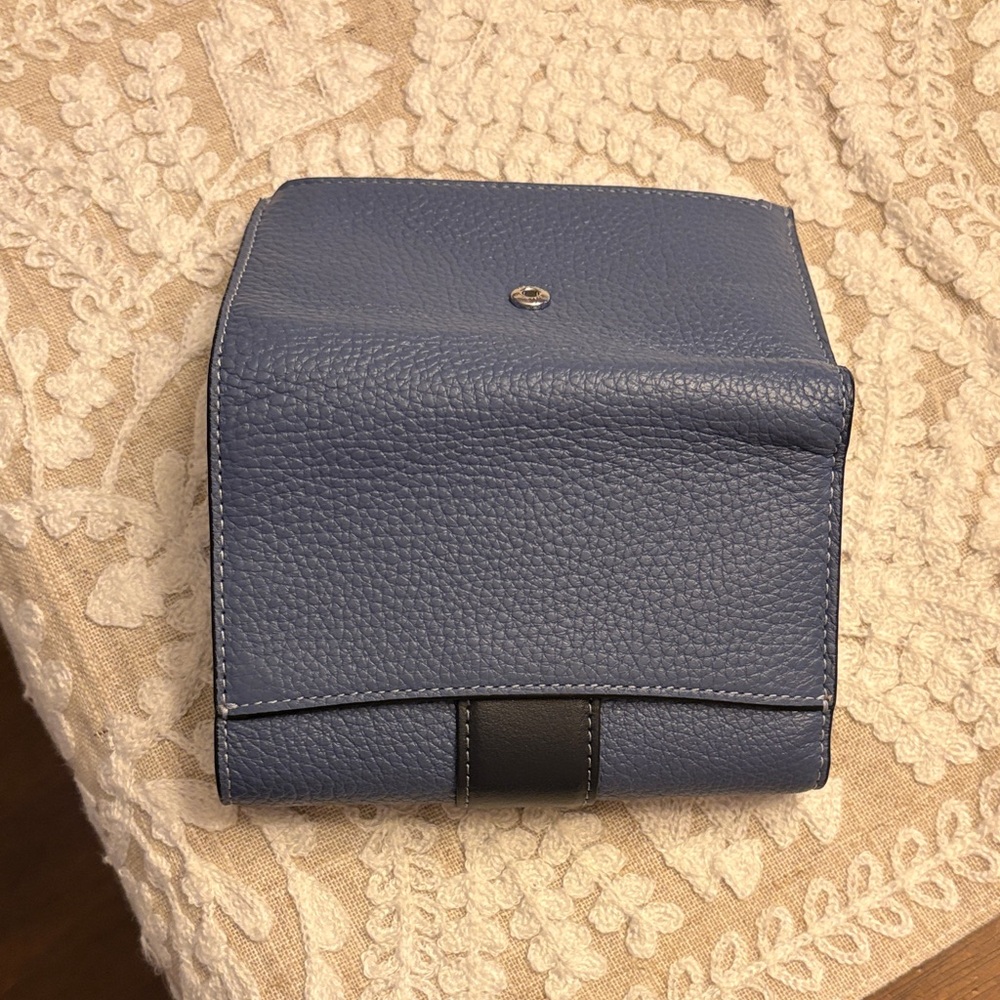 Coach Grace Medium Wallet - Picture 5 of 6